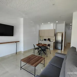 https://apartamentos-luxury-playa-victoria.es-andalucia.com